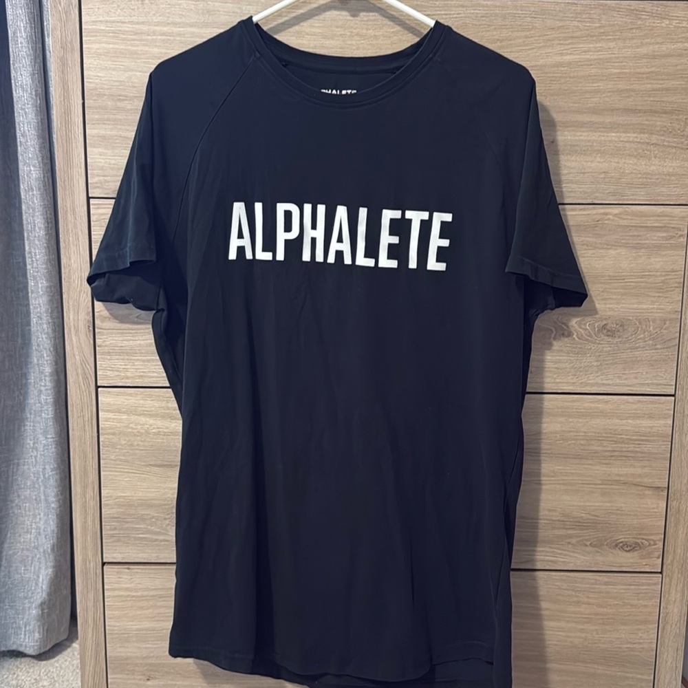 Alphalete tshirt